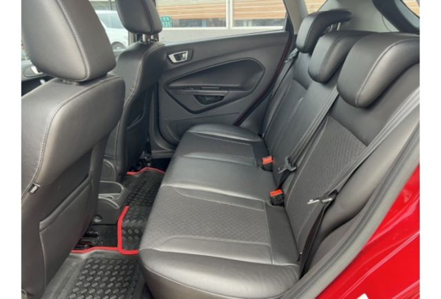 Ford FIESTA  第5張相片