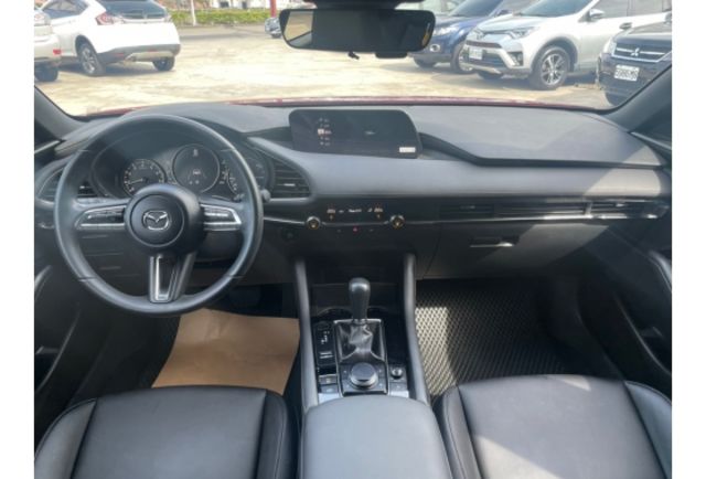 Mazda MAZDA3  第9張相片