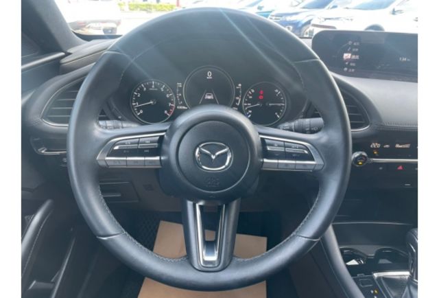 Mazda MAZDA3  第10張相片
