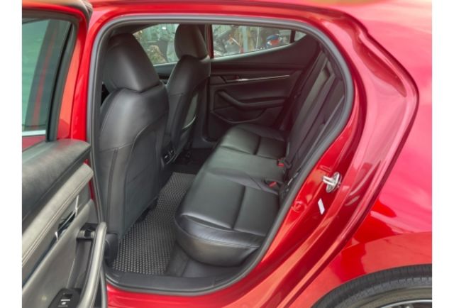 Mazda MAZDA3  第12張相片