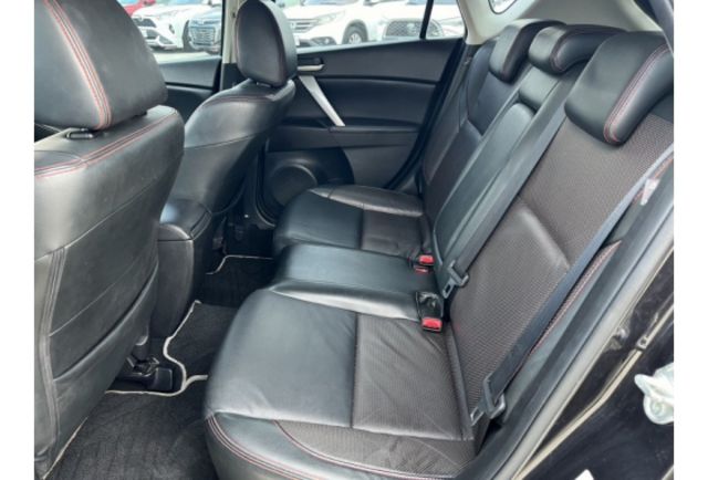 Mazda MAZDA3  第4張相片