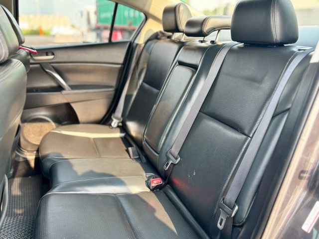 最超值代步車，氣氛車況都幫您把關，升級氣氛燈，撥片方向盤，代步車高ＣＰ值首選，保證滿意  第9張相片