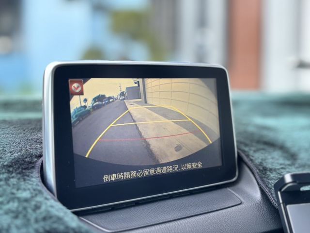 超值Mazda2  6安、操控感、外型時尚、內裝質感好 里程保證，來店另享優惠!!  第5張相片