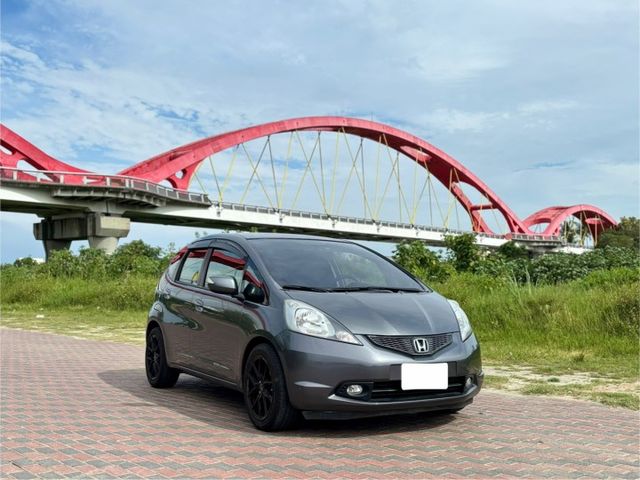 正2010年 VTi-S 換檔撥片、電折後視鏡、藍芽通訊、後座64分離、小資代步僅實跑9萬多公里，全車無待修  第1張相片