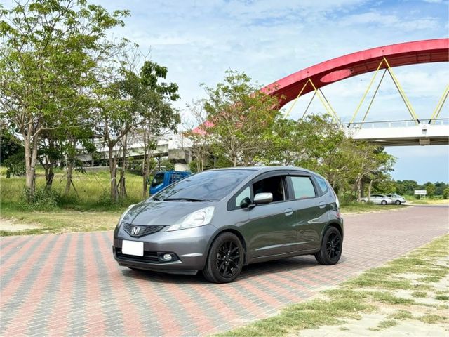 正2010年 VTi-S 換檔撥片、電折後視鏡、藍芽通訊、後座64分離、小資代步僅實跑9萬多公里，全車無待修  第2張相片