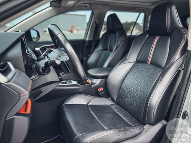 TOYOTA豐田 RAV4  第7張相片