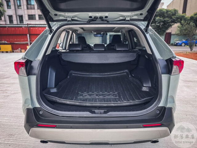 TOYOTA豐田 RAV4  第9張相片