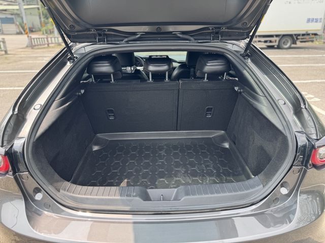 MAZDA馬自達 MAZDA 3  第7張相片