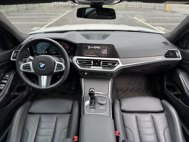 BMW寶馬 330I M SPORT  第11張相片