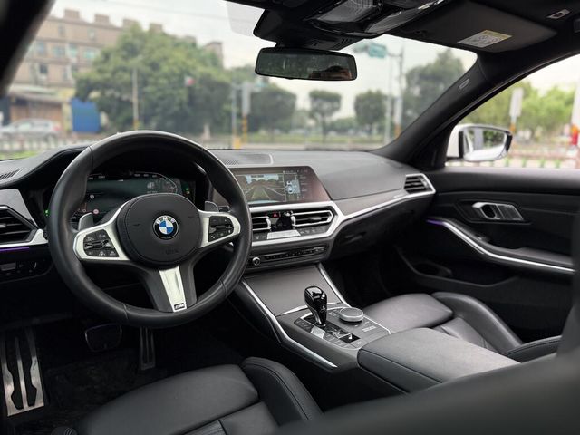 BMW寶馬 330I M SPORT  第12張相片