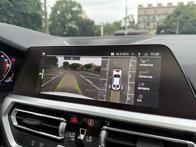 BMW寶馬 330I M SPORT  第15張相片