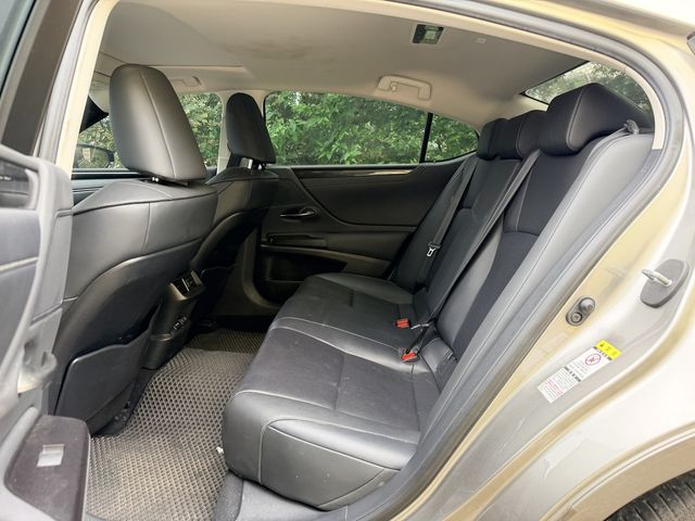 LEXUS凌志 ES200  第6張相片