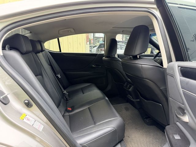 LEXUS凌志 ES200  第7張相片