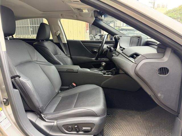 LEXUS凌志 ES200  第8張相片