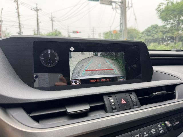 LEXUS凌志 ES200  第12張相片