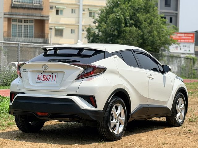 TOYOTA豐田 C-HR  第3張相片