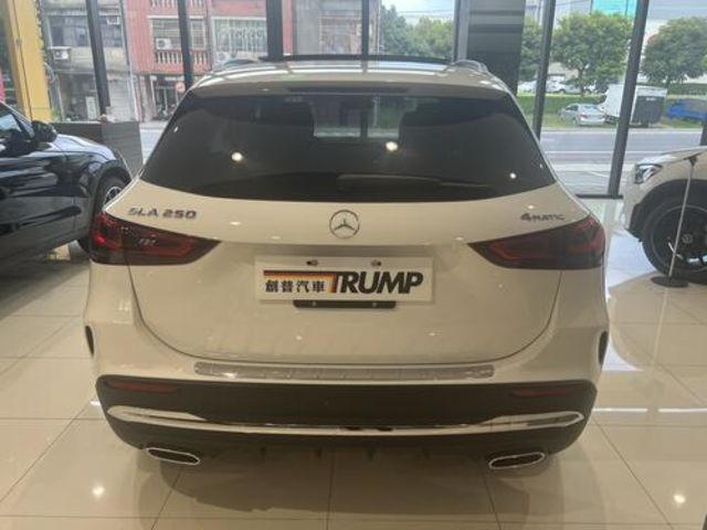 M-BENZ賓士 GLA250  第4張相片
