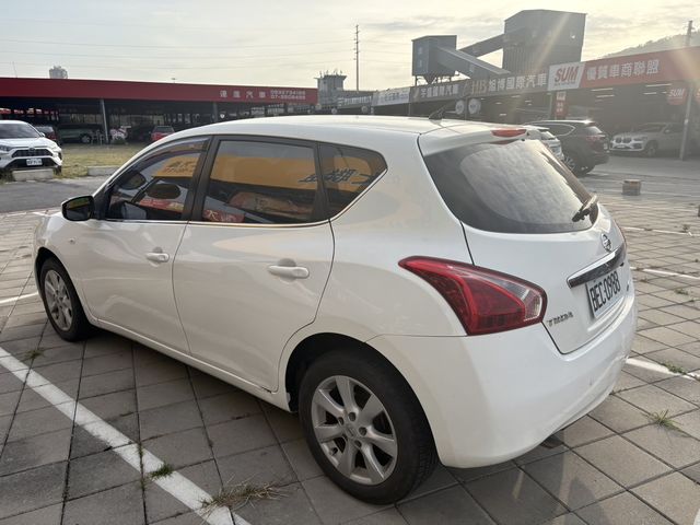 NISSAN日產 TIIDA  第2張相片