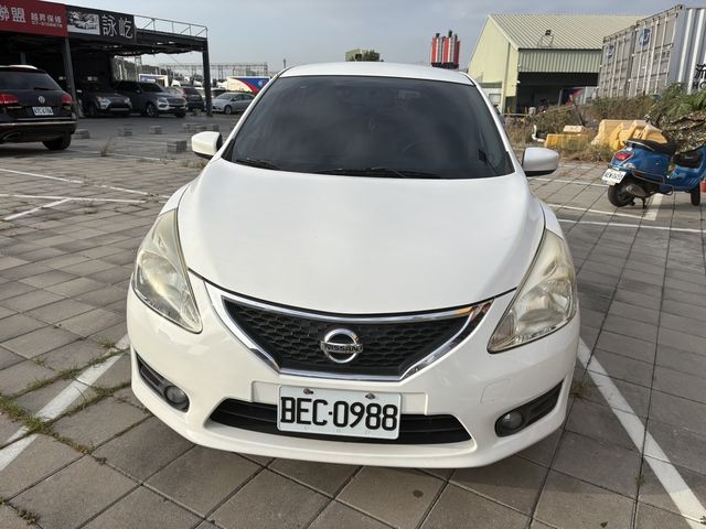 NISSAN日產 TIIDA  第3張相片