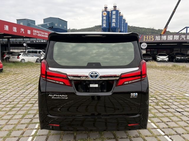 TOYOTA豐田 ALPHARD  第4張相片