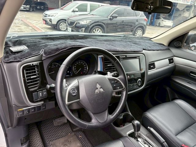 MITSUBISHI三菱 OUTLANDER  第3張相片