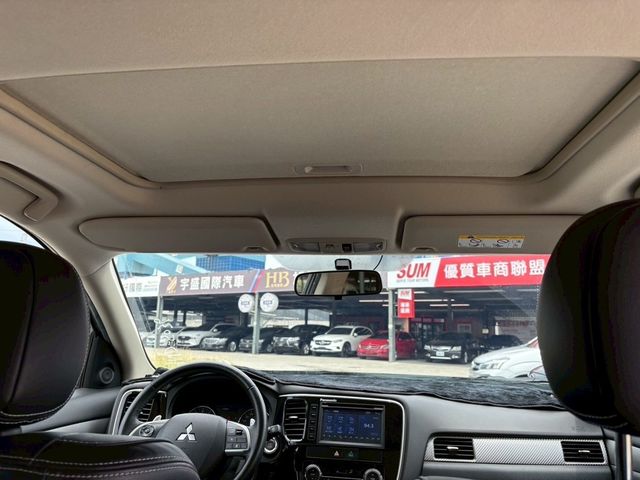 MITSUBISHI三菱 OUTLANDER  第5張相片