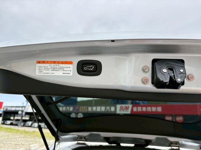 MITSUBISHI三菱 OUTLANDER  第6張相片