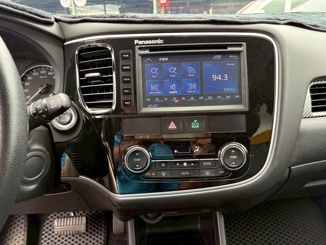 MITSUBISHI三菱 OUTLANDER  第9張相片
