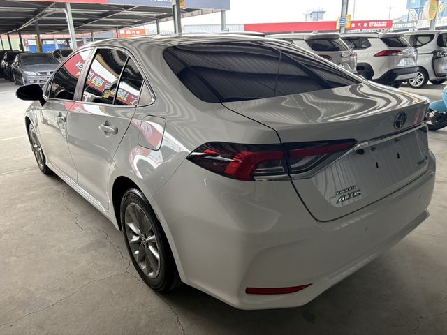 TOYOTA豐田 COROLLA ALTIS HYBRID  第6張相片