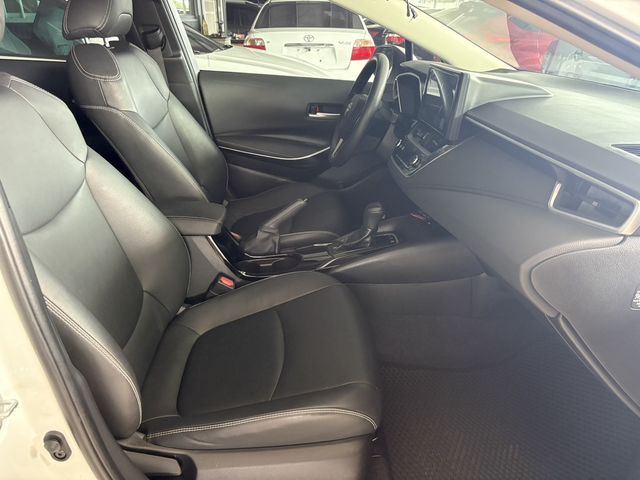 TOYOTA豐田 COROLLA ALTIS HYBRID  第12張相片