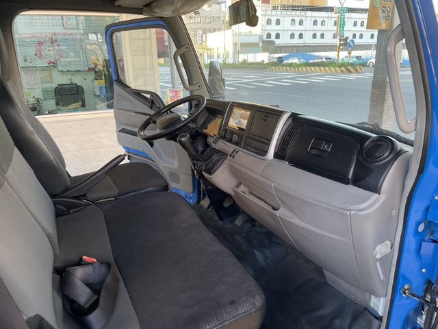 MITSUBISHI三菱 CANTER  第13張相片