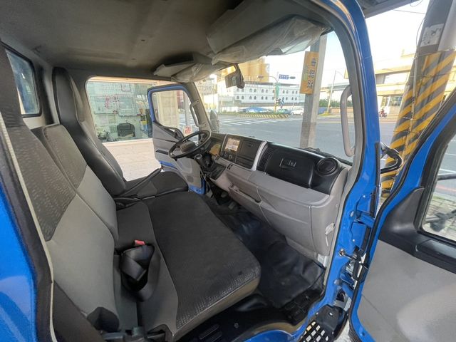 MITSUBISHI三菱 CANTER  第14張相片