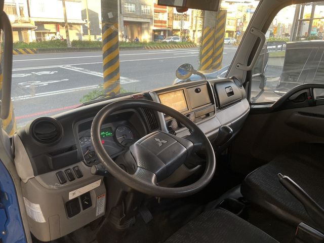 MITSUBISHI三菱 CANTER  第20張相片