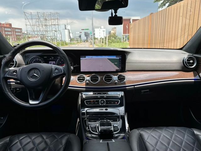 2017年Benz E300 AMG P2 原版件 全車保固中!  第10張相片