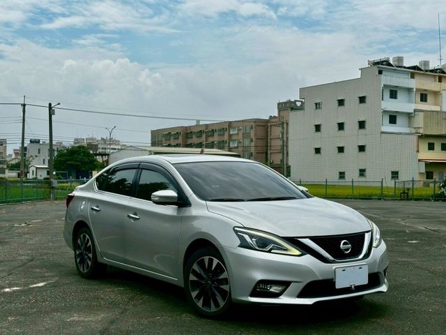 2018年Nissan Sentra 實跑15公里 原鈑件  省油省稅金 代步方便  第3張相片