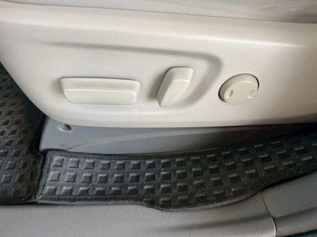 2016 Toyota Sieena 3.5L XLE版本 里程保證  7人座大空間  第11張相片