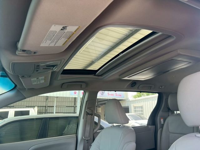 2016 Toyota Sieena 3.5L XLE版本 里程保證  7人座大空間  第12張相片