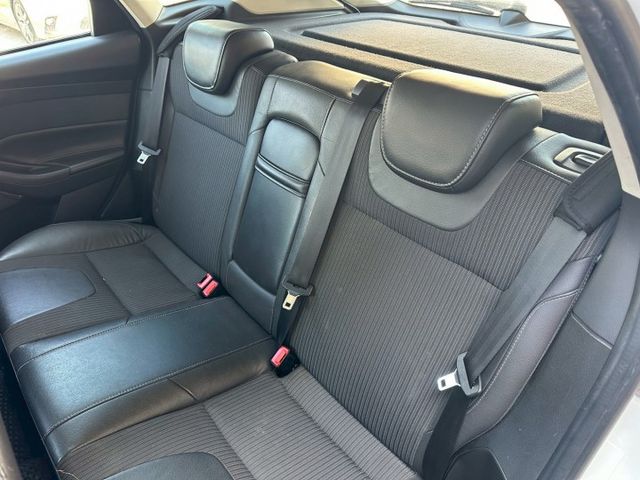 2012年 Ford Focus 2.0  里程保證  第7張相片