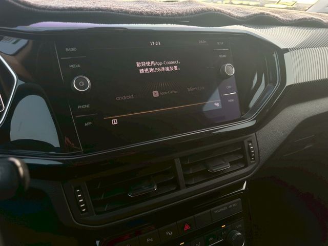 2019年 VW T-Cross 高規版 里程保證  第10張相片