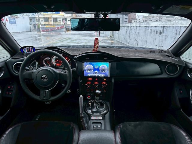 2012年 Toyota 86  里程保證  第11張相片