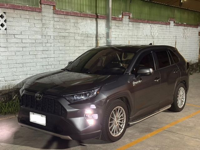 2019 TOYOTA RAV4 2.0旗艦 特仕版 送改裝 不怕比價 原鈑件 超便宜~  第1張相片