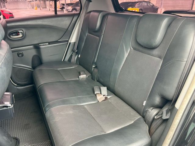 2013 Toyota Yaris 1.5 跑少小鴨 認證車漆面漂亮  第8張相片