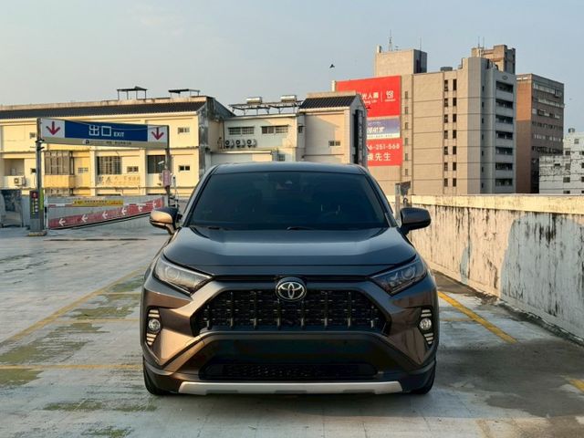2019 TOYOTA RAV4 2.0旗艦 特仕版 送改裝 不怕比價 原鈑件 超便宜~  第2張相片