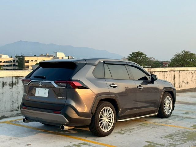 2019 TOYOTA RAV4 2.0旗艦 特仕版 送改裝 不怕比價 原鈑件 超便宜~  第4張相片