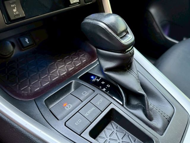 2019 TOYOTA RAV4 2.0旗艦 特仕版 送改裝 不怕比價 原鈑件 超便宜~  第14張相片
