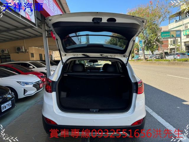 四輪驅動 無事故 車況漂亮 喜歡電話洽詢天祥汽車 0932-551656。  第7張相片