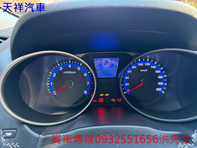 四輪驅動 無事故 車況漂亮 喜歡電話洽詢天祥汽車 0932-551656。  第11張相片