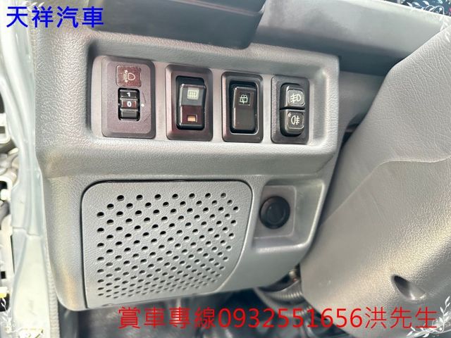 8人座工作車 可載貨載人 車況佳 喜歡電話洽詢天祥汽車 0932-551656。  第7張相片