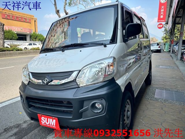 箱型貨車 工作好助手 喜歡電話洽詢天祥汽車 0932-551656。  第3張相片