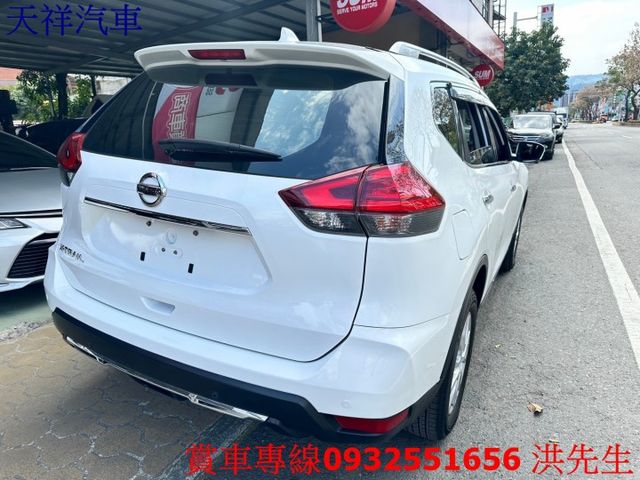大空間SUV 可全貸 車況極佳 喜歡電話洽詢天祥汽車 0932-551656。  第12張相片